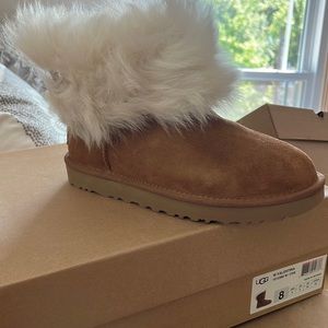UGG NIB Valentina boot